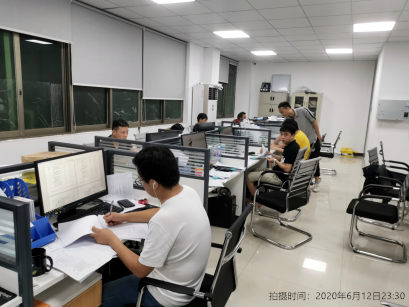 晚上加班.png 晚上加班.png